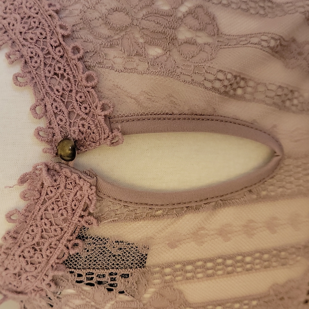 Miss Chevious Lilac Eyelash Lacr Shift Dress - Picture 8 of 9